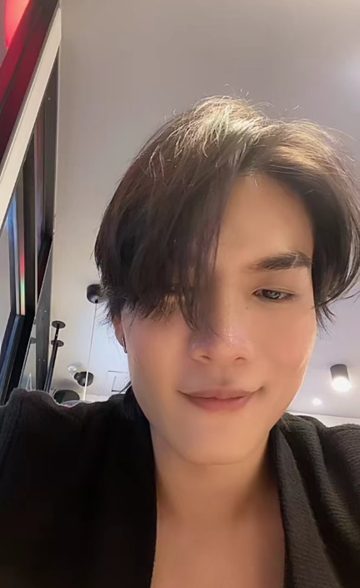 BoatOat_VN's tweet photo. D-26| ช่วงเวลาที่พี่โบ๊ทยิ้มคือสิ่งที่หนูจดจำได้เสมอเลยค่ะ เพราะรอยยิ้มนั้นมันอ่อนโยนและน่ารักมากจริง ๆ ค่ะ🫶
#30DaysWithBoat #BoatChallenge
#BoatYongyut , @Yong_yutt https://t.co/MvXkxwoEF5