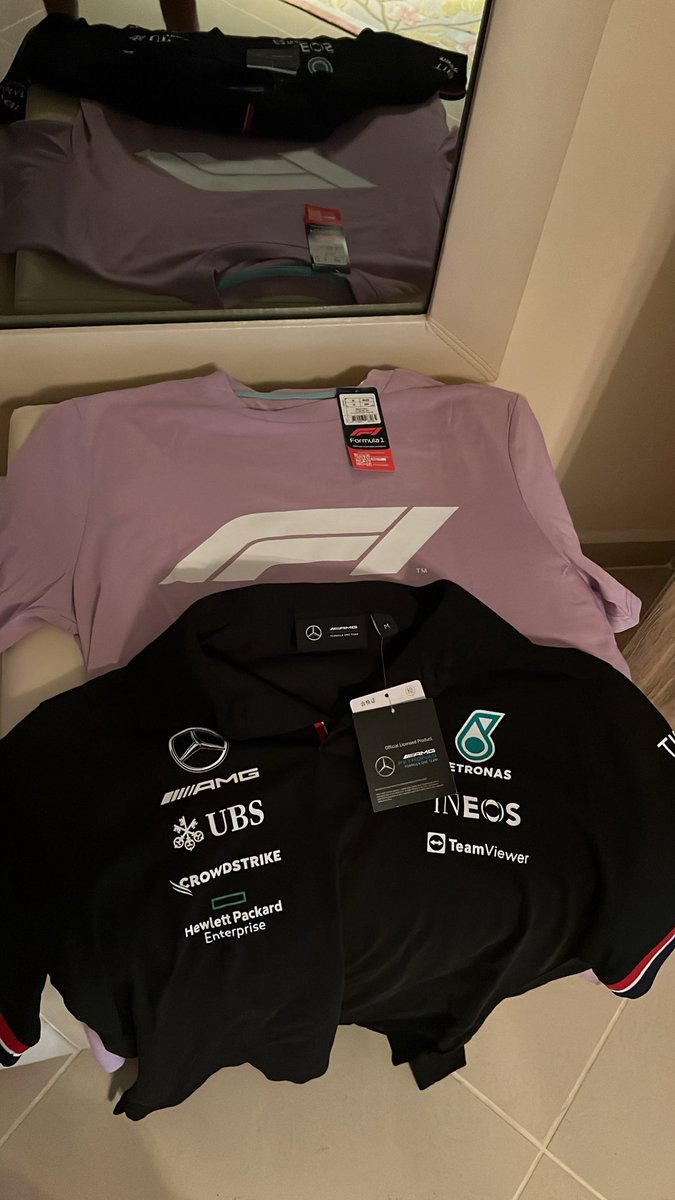 kuntergulec's tweet image. Yarın Türkiye #Pist Şampiyonası’nda hangisini giysem? 🥰

Mercedes AMG Petronas
Miami Grand Prix

#F1
#Formula1
#MotorSporları 
#Tosfed