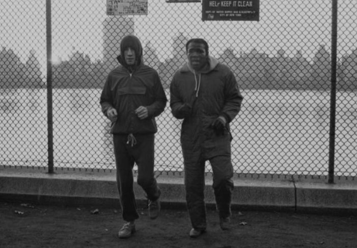 HarryHaris48861's tweet photo. Boxing Hall of Famers Emile Griffith and Ken Buchanan going for a run, training together at the Central Park reservoir in New York, USA. #EmileGriffith #KenBuchanan #boxing 🥊 #CentralPark https://t.co/2ArZjlQyQs