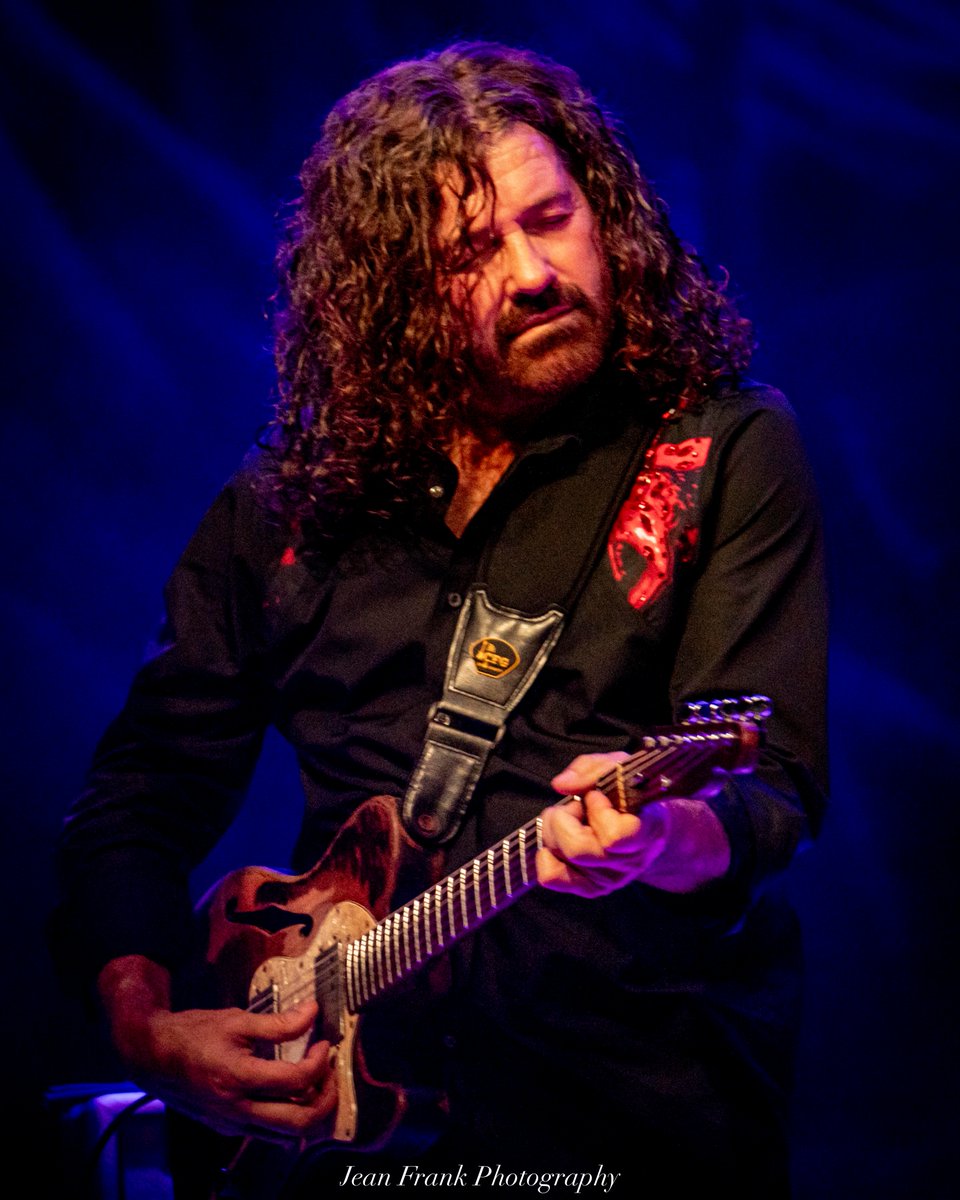 . @tabbenoitla arrives to perform at <a href="/colo_chautauqua/">Colorado Chautauqua</a> next Saturday, July 12th with Too Slim and The <a href="/taildraggers/">TooSlim&Taildraggers</a> &amp; ticket levels are LOW! 🎸

Lock down your spot at this link. ~ loom.ly/vmhAozk

Presented by Z2 Entertainment &amp; <a href="/973KBCO/">97.3 KBCO</a>.