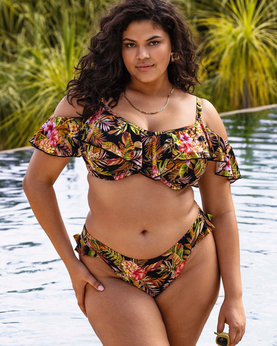 Elomi_lingerie's tweet photo. National Bikini Day was made for us! ☀️🌊👙 The ultimate excuse to celebrate our bodies, flaunt those curves and rock your favourite two-piece like the queens you are! 

What is your favourite bikini collection? 

#fullerfigure #nationalbikiniday #plussizeswim https://t.co/1bI4xdazX0