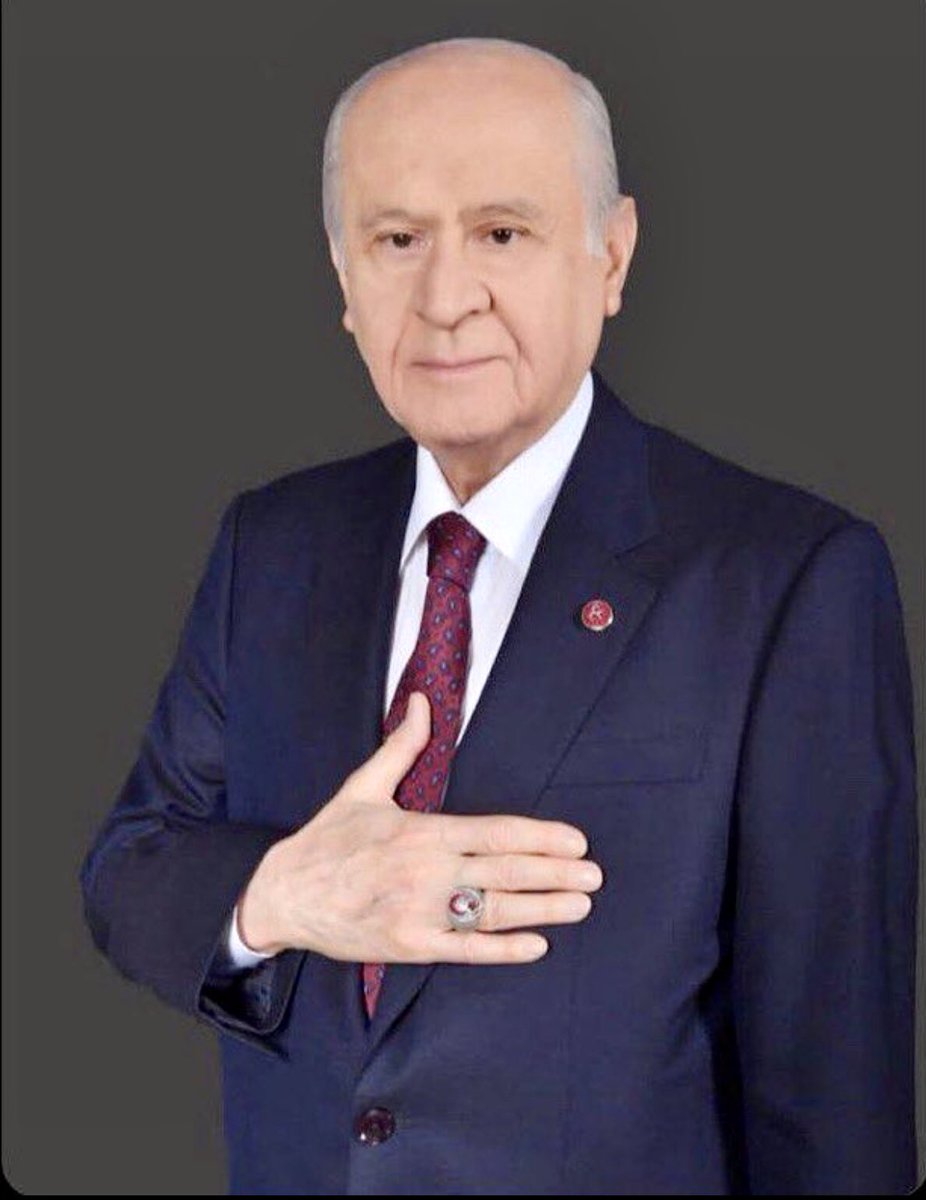 Lider O’ dur,
Adanmışlık Ondadır,
Dava O’nundur,
Sadakat O’nadır,
Biz dava ve yol arkadaşlarından selam olsun O’na.