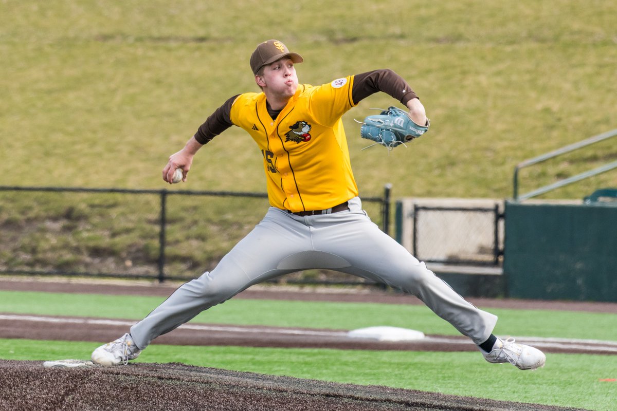 Former Fighting Saint Ryan Daly makes his professional debut tonight (Saturday) for the Joliet Slammers at Slammers Stadium in downtown Joliet when he gets the starting nod against the Florence Y'Alls in Frontier League action.  First pitch is at 6:05 pm.