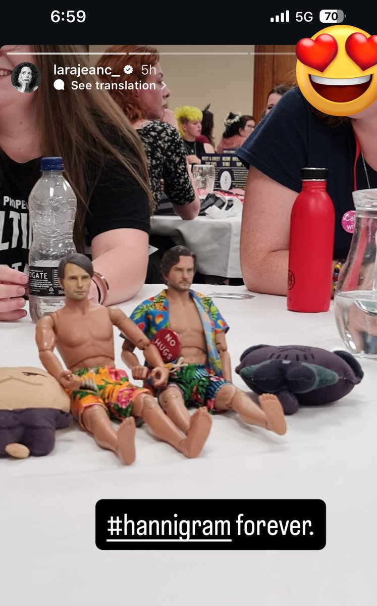 Aw!!! Lara Jean took a pic of my Hannibal dolls at our table too! 🥹🥹🥹😭😭😭 #HannigramForever🫂 #RDC7