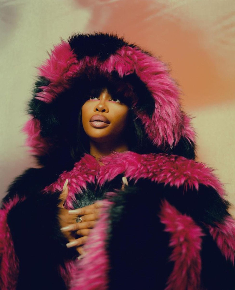 ChartingSZA's tweet image. .@SZA owns 10 tracks within the Top 500 most streamed songs on Apple Music in history:
#73. “Snooze”
#90. “All The Stars”
#99. “Good Days”
#106. “Kiss Me More”
#180. “Love Galore”
#181. “Kill Bill”
#264. “The Weekend”
#322. “What Lovers Do”
#349. “Broken Clocks”
#414. “I Hate U”