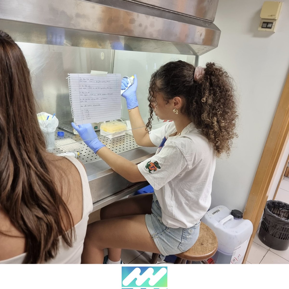 iPlantMicro's tweet image. We're really enthusiastic to host two fresh students from @FCTNOVA for a summer internship! 🤩🤩🤩🤩 Please welcome Sara and Raquel! They are going to learn about biostimulation of soil microbiota and their use in sustainable agriculture! @itqbnova @greenit_bio4sus