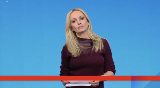Parlons peu,
Parlons bien,
Mais parlons info ‼️
Demain, retour en plateau pour <a href="/AnneSeften/">Anne</a> dès 14H00 sur <a href="/BFMTV/">BFMTV</a>. 
Pas de ligne rouge ⬇️, (quoique 😉), mais une ligne de conduite : intégrité, crédibilité, neutralité, efficacité. 
C’est toujours un réel plaisir de vous suivre Anne.