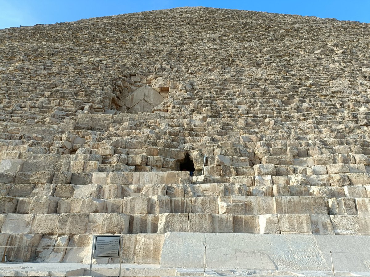 IbrahimMorganEG's tweet photo. @IbrahimMorganEG 
Nothing on earth can beat the beauty of the greatest pyramid on earth.
Khufu's pyramid in Giza. 
The best world wonder ever. https://t.co/96G4UhWGT3