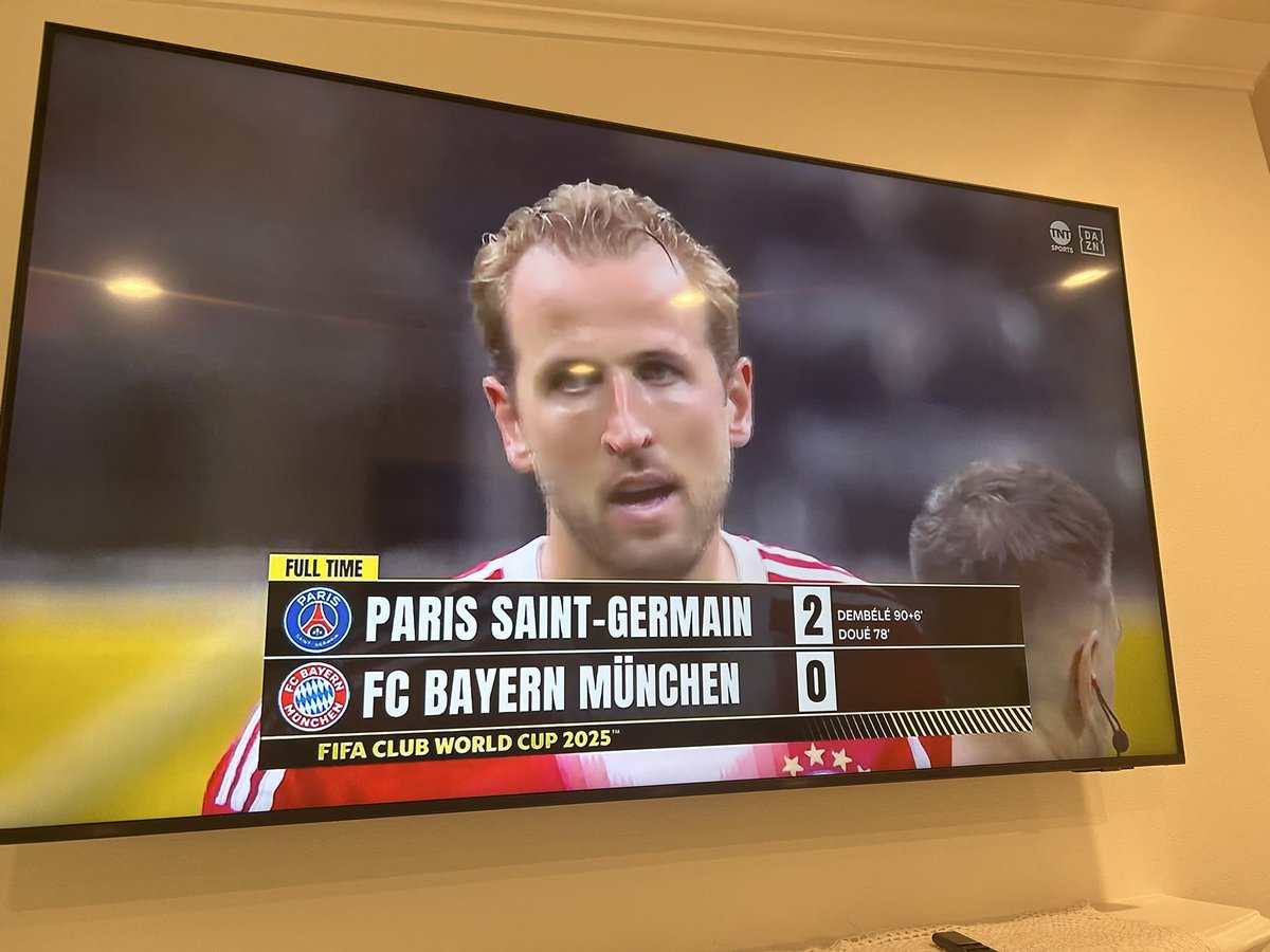 Grace Lindsay Mbabazi (@gracelmbabazi) on Twitter photo Down to 9 men and with two red cards, PSG I give you your flowers. That was a real battle. Congratulations on the win. FT: <a href="/PSG_inside/">Paris Saint-Germain</a> 2-0 <a href="/FCBayern/">FC Bayern München</a>
#FIFAClubWorldCup2025
#psgbayern Down to 9 men and with two red cards, PSG I give you your flowers. That was a real battle. Congratulations on the win. FT: <a href="/PSG_inside/">Paris Saint-Germain</a> 2-0 <a href="/FCBayern/">FC Bayern München</a>
#FIFAClubWorldCup2025
#psgbayern