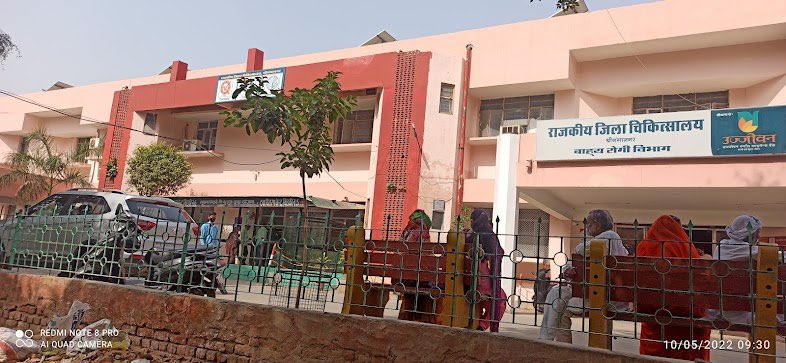 आज किसी कारणवश सरकारी अस्पताल श्रीगंगानगर हुआ। गायनी वार्ड में गर्मी और उमस से हाल बेहाल था। नवजात शिशु और माताएं तकलीफ़ में थीं। न कोई वेटिंग हॉल, न ठंडी हवा की व्यवस्था। सरकार इतनी उदासीन क्यों है उन लोगों के लिए जिनकी देखभाल सबसे ज़रूरी है? ये सिर्फ़ लापरवाही नहीं, अमानवीयता
