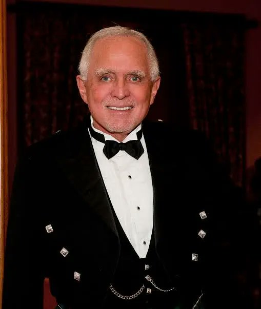 Read a book is not taking action.

Read about sex and f&amp;$k someone in the ass is two different thing.

-Dan pena <a href="/danspena/">Dan Peña</a>