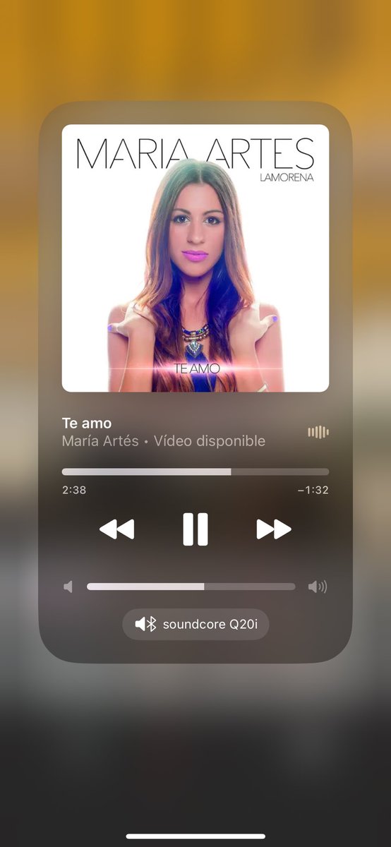 la gente me estará viendo muy serio andando por nervión plaza (y muy sudado) pero yo realmente estoy escuchando