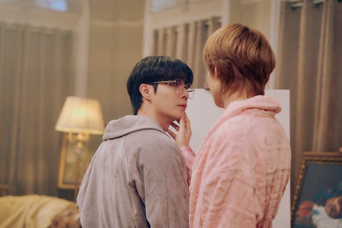 CwrNew's tweet photo. นินแค่อยากหาอะไรคลายเครียด CHARAN ART ROOM เป็นยังไงบ้างน้า 🫢
#TheNextPrinceEP10 https://t.co/HtkdM9MDt2