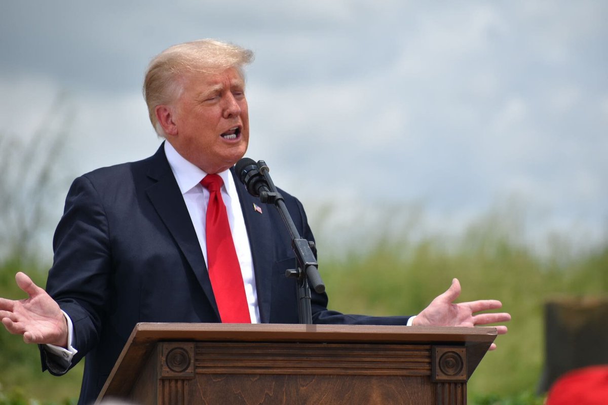 BREAKING: President Trump says he wants to eliminate property taxes nationwide 🏠❌
"If you own your home, you shouldn’t be taxed forever."
A bold move that could reshape U.S. real estate forever.
#Trump #PropertyTax #RealEstate #Election2025 #TaxReform