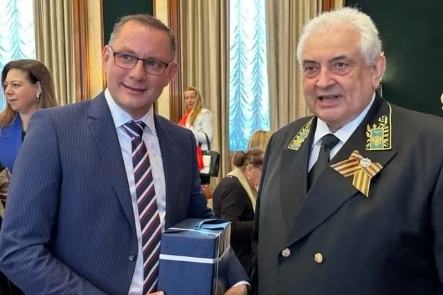 Florian35097411's tweet photo. Jeden Tag daran erinnern, dass @Tino_Chrupalla ein 'Vaterlandsverräter und #Russenstusser ist! https://t.co/A3ybhQZd3a