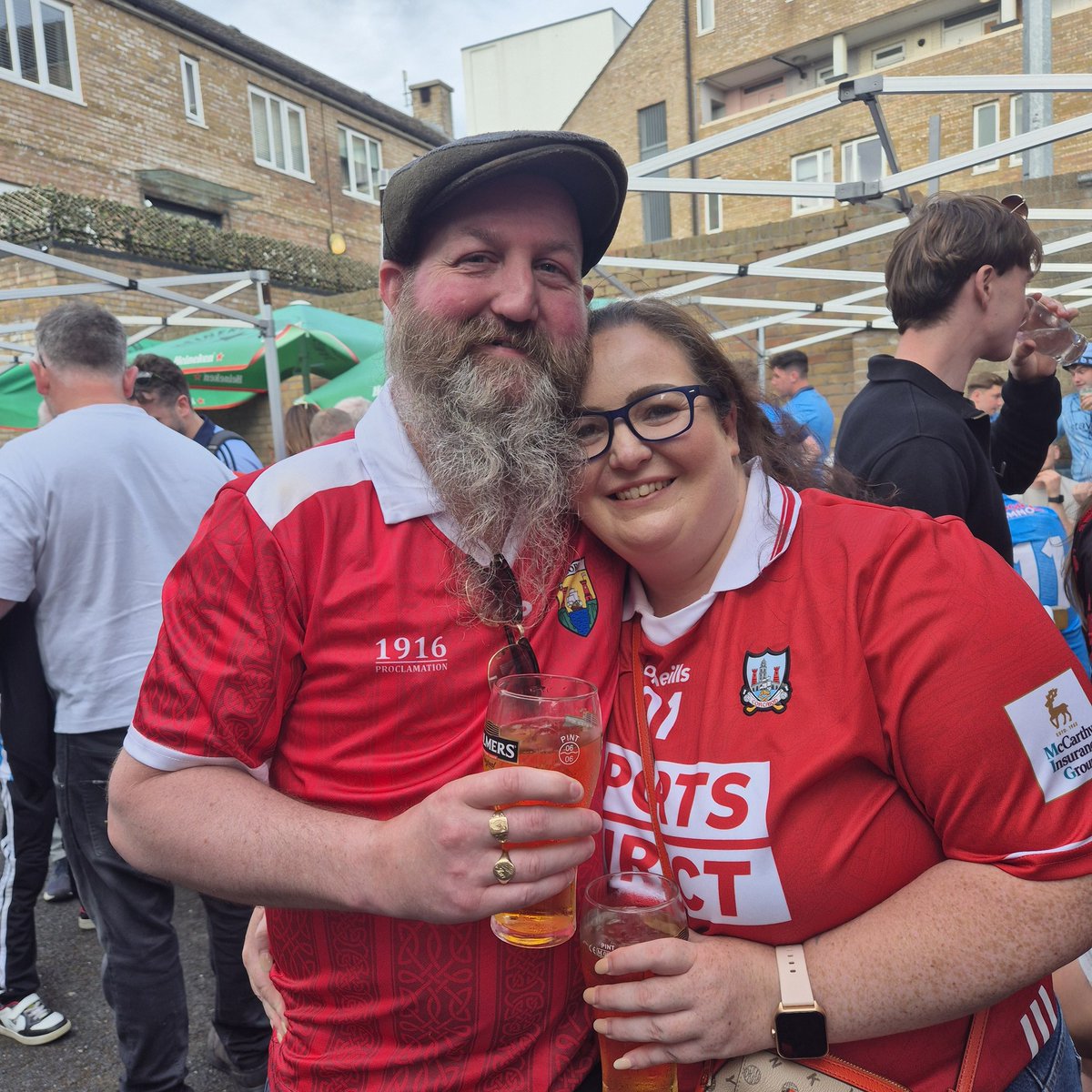 ClonliffeHouse's tweet photo. Ian and Lorraine, who travelled from Cork, especially to Clonliffe House 😉
#UpCork #Cork #CorkGAA https://t.co/U6NrB96Rwe