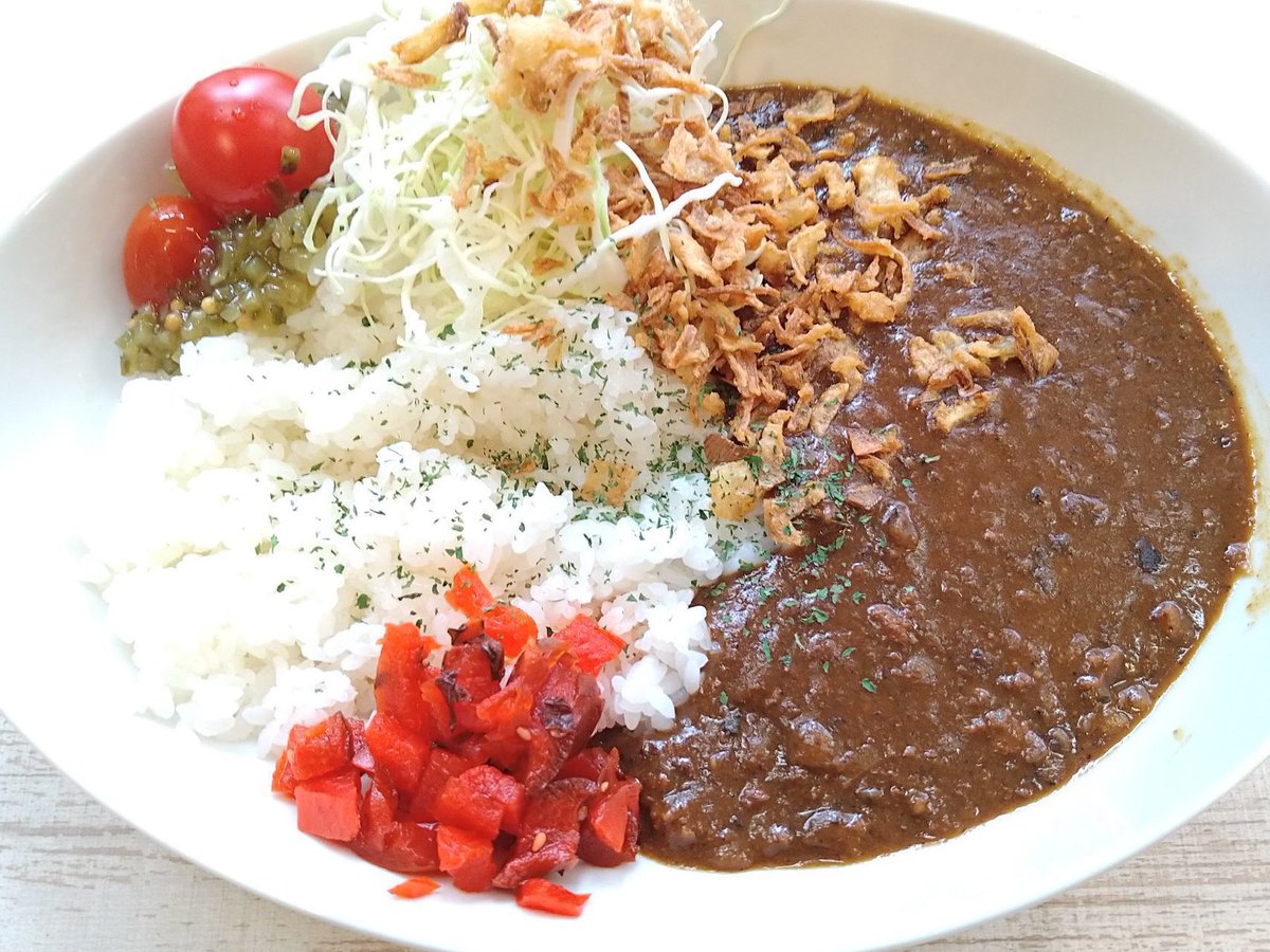 【怪獣食堂】
7/12(土)昼12時〜14時に開催します
場所:特撮カフェバーぷらんたん

こどもも、おとなも、怪獣も、誰でもカレーライスとジュースが無料です
誰でも気軽に食べに来てね☺️
いろんなこと話そう

※ぷらんたんは14時から営業デス
maps.app.goo.gl/nFjdM3iBFB1Ah8…

#こども食堂 #おとな食堂 #怪獣食堂