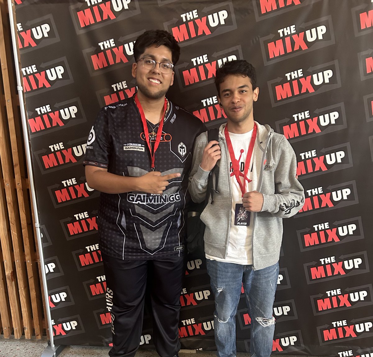 I qualified for Day 2 at <a href="/THEMIXUPLyon/">The MIXUP</a> from Winners side!

I felt very calm today and was rewarded with a good result. I have never won a Master, tomorrow I will go for it with all my strength.

Gracias por el apoyo 🇪🇸⚔️ <a href="/GaiminGladiator/">GG | Gaimin Gladiators ⚔️</a>