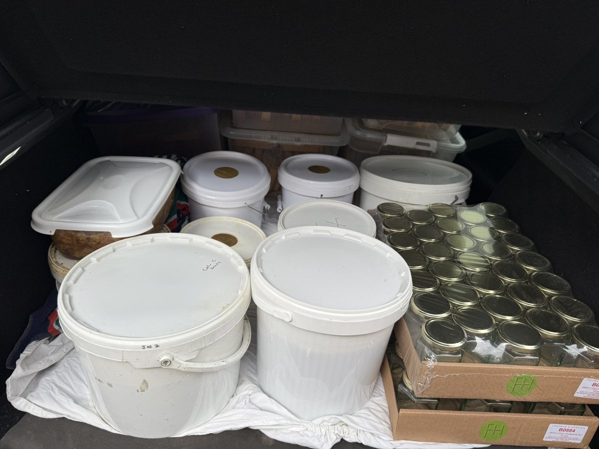 jj ๐ฆ (@julie_twickers) on Twitter photo 7 hours of extracting. More delicious Twickenham Honey coming to <a href="/thepeoplehive/">The People Hive</a> next Tuesday ! 7 hours of extracting. More delicious Twickenham Honey coming to <a href="/thepeoplehive/">The People Hive</a> next Tuesday !
