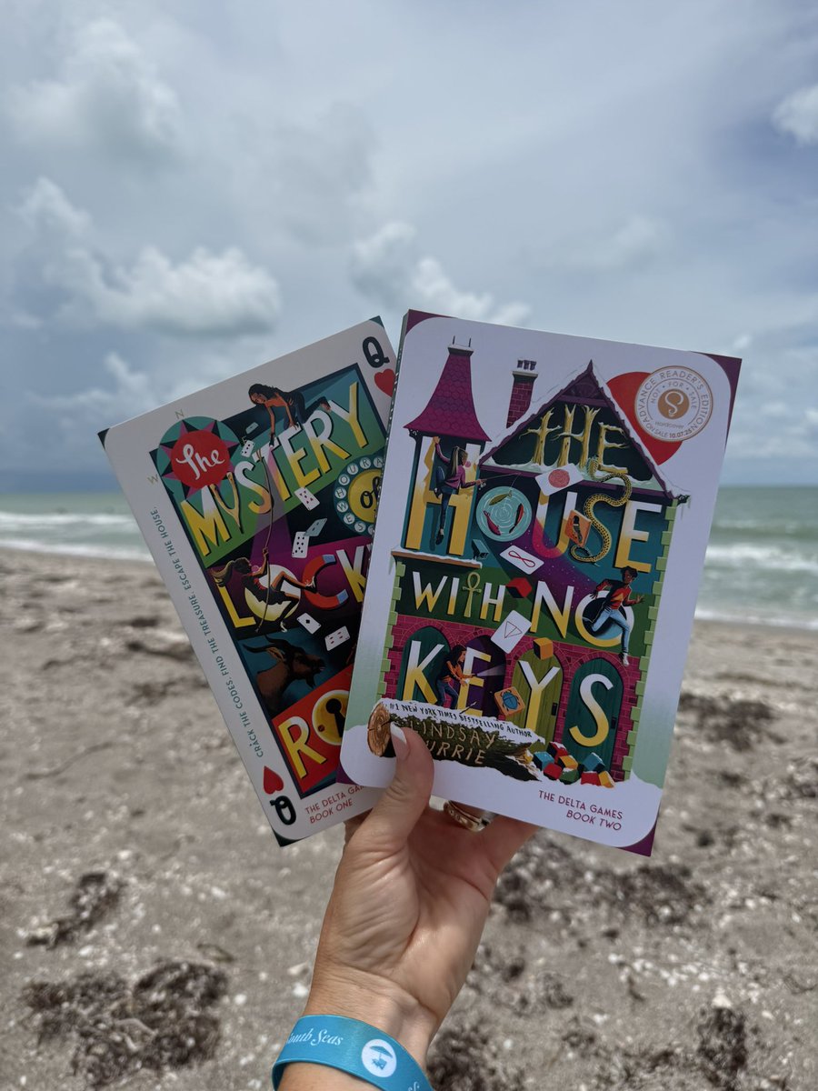 On #southseasresort with the book babies for some much needed R&amp;R before THE HOUSE WITH NO KEYS releases in September! Bring on the sun and salt water! 🏝️ #mglit #kidlit #bookstagram #bookish #lindsaycurrie