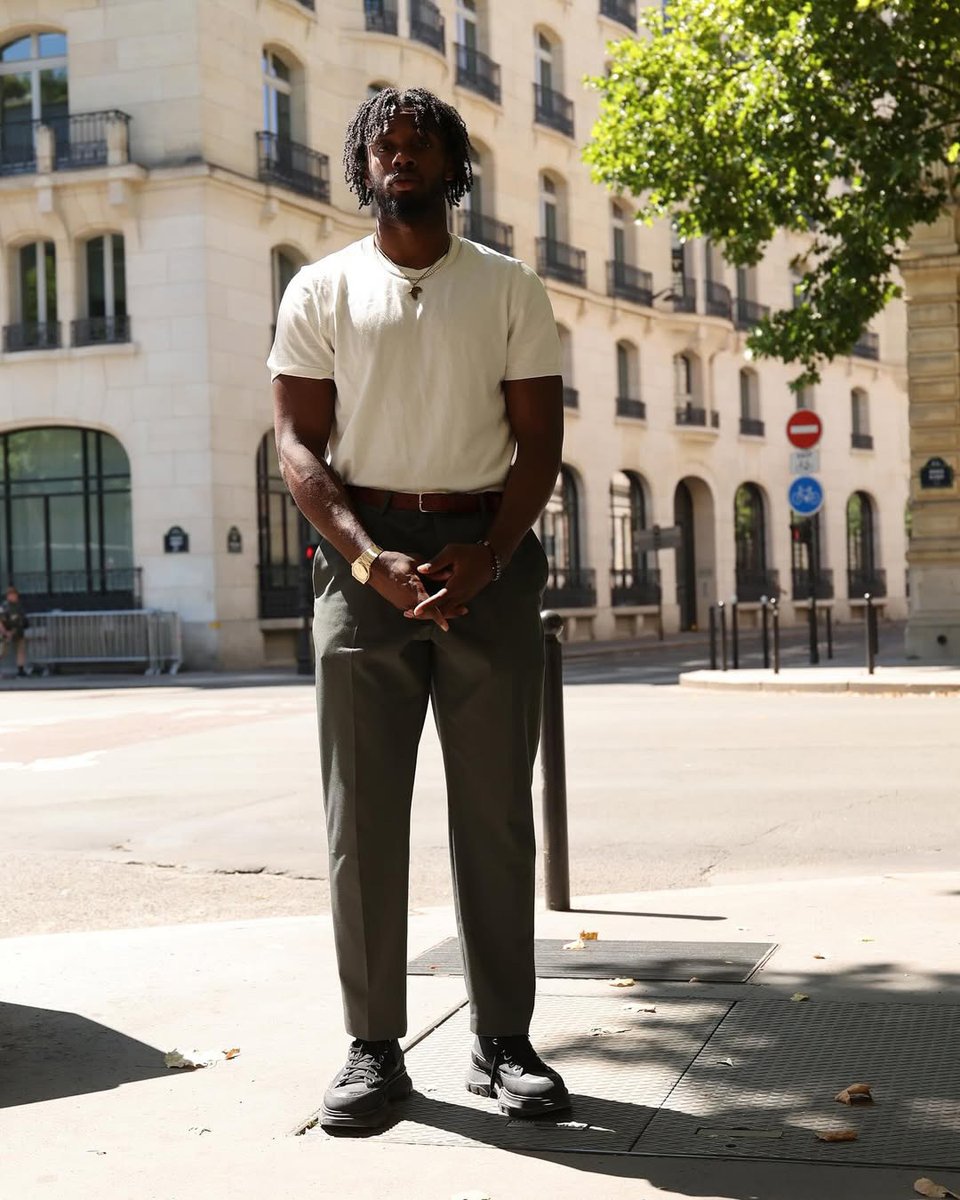 Parisian Players 😎 
Favourite fits from our guys during #ParisFashionWeek 

<a href="/charless_94/">Charles Omenihu</a> 🇳🇬 | <a href="/OgboOkoronkwo/">Ogbo Okoronkwo | Obeezy</a> 🇳🇬 | <a href="/A_kamara6/">Alvin Kamara</a> 🇱🇷 | <a href="/AnferneeOrji/">Anfernee Orji</a> 🇳🇬 | <a href="/AdeboPaulson_/">Paulson Adebo</a> 🇧🇯