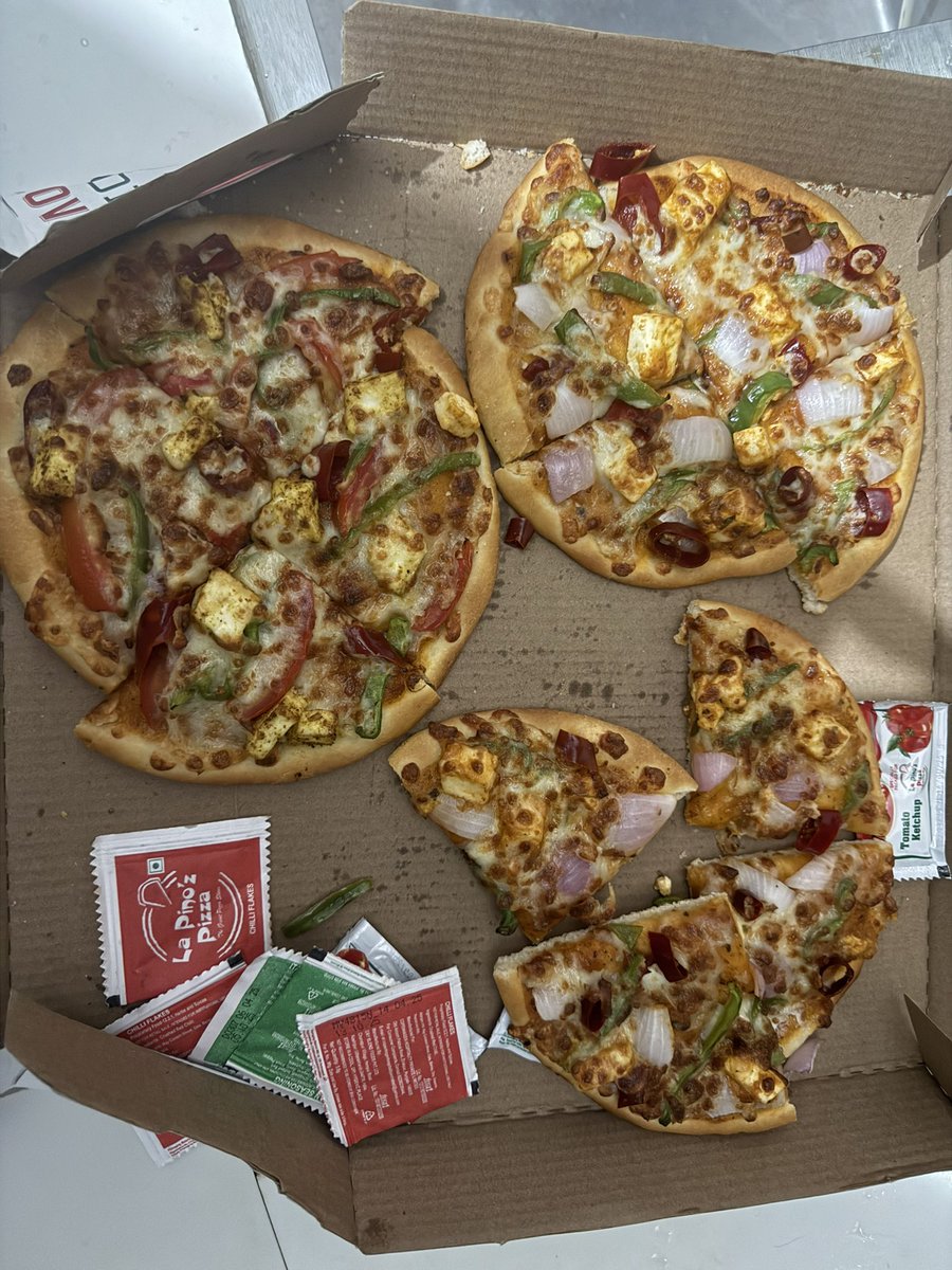 Dsahil53's tweet photo. Hey @LaPinozPizzaInd I ordered 3 pizzas via Zomato from your Dera Bassi outlet (2 Paneer Tikka Butter Masala, 1 Farm Villa) — they packed all 3 in 1 box &amp; sent the same pizza for all. Total scam! 😡 Multiple complaints against them. That’s how you treat customer orders? https://t.co/qdpyjjD4z0