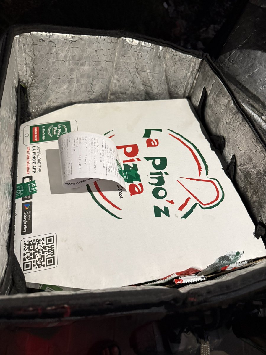 Dsahil53's tweet photo. Hey @LaPinozPizzaInd I ordered 3 pizzas via Zomato from your Dera Bassi outlet (2 Paneer Tikka Butter Masala, 1 Farm Villa) — they packed all 3 in 1 box &amp; sent the same pizza for all. Total scam! 😡 Multiple complaints against them. That’s how you treat customer orders? https://t.co/qdpyjjD4z0