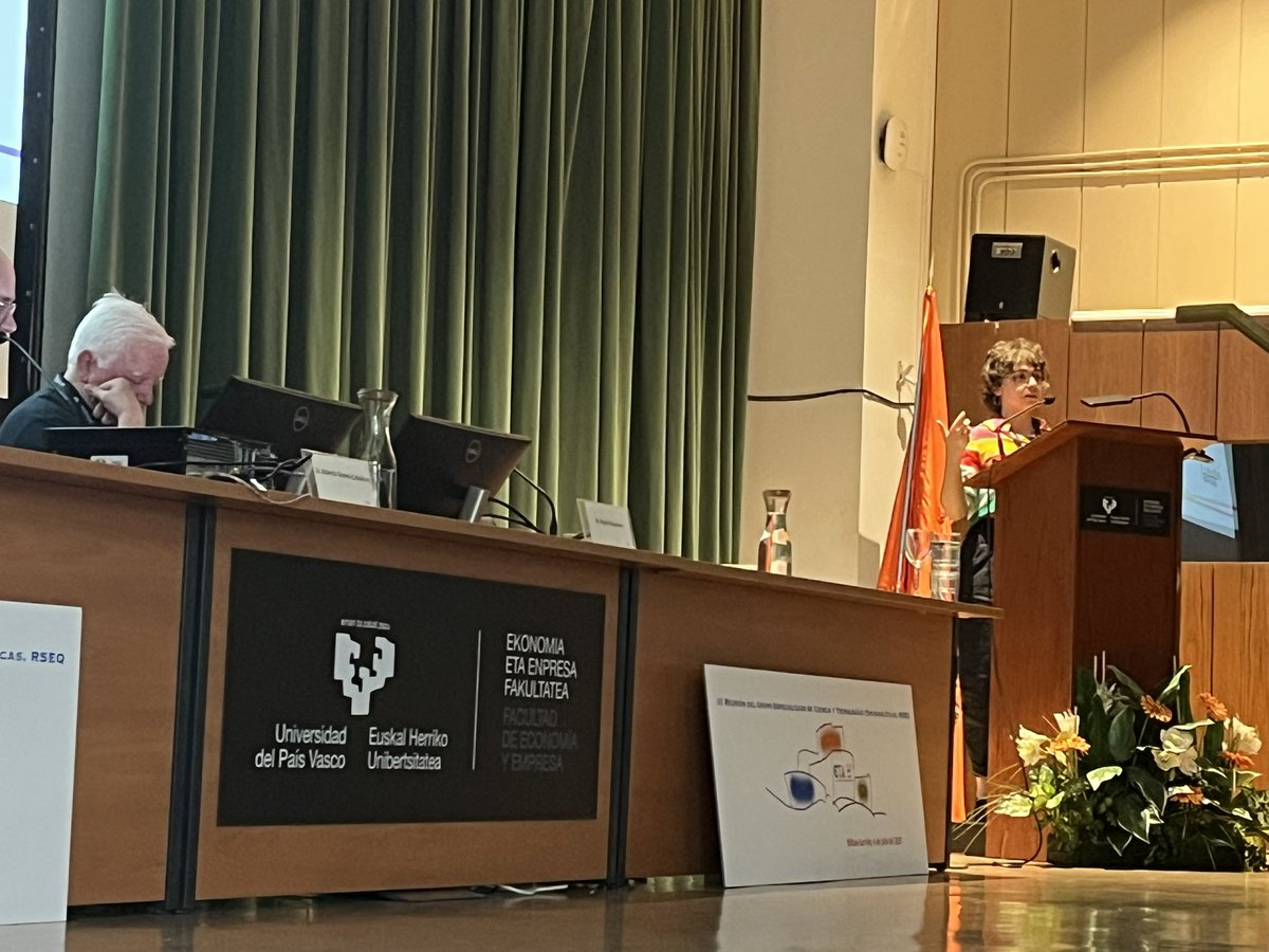 geab_uo's tweet photo. Claudia’s talk explored the relationship between pasteurization and the composition of milk exosomes. Later, Candela explained aquaphotomics applied to milk analysis — offering a fresh and different perspective through a new scientific lens. @gab_uo 
#GCTbA #AnalyticalChemistry https://t.co/8gDSzLqAe5