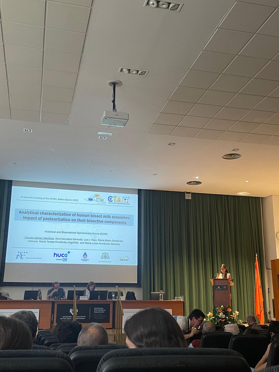 geab_uo's tweet photo. Claudia’s talk explored the relationship between pasteurization and the composition of milk exosomes. Later, Candela explained aquaphotomics applied to milk analysis — offering a fresh and different perspective through a new scientific lens. @gab_uo 
#GCTbA #AnalyticalChemistry https://t.co/8gDSzLqAe5