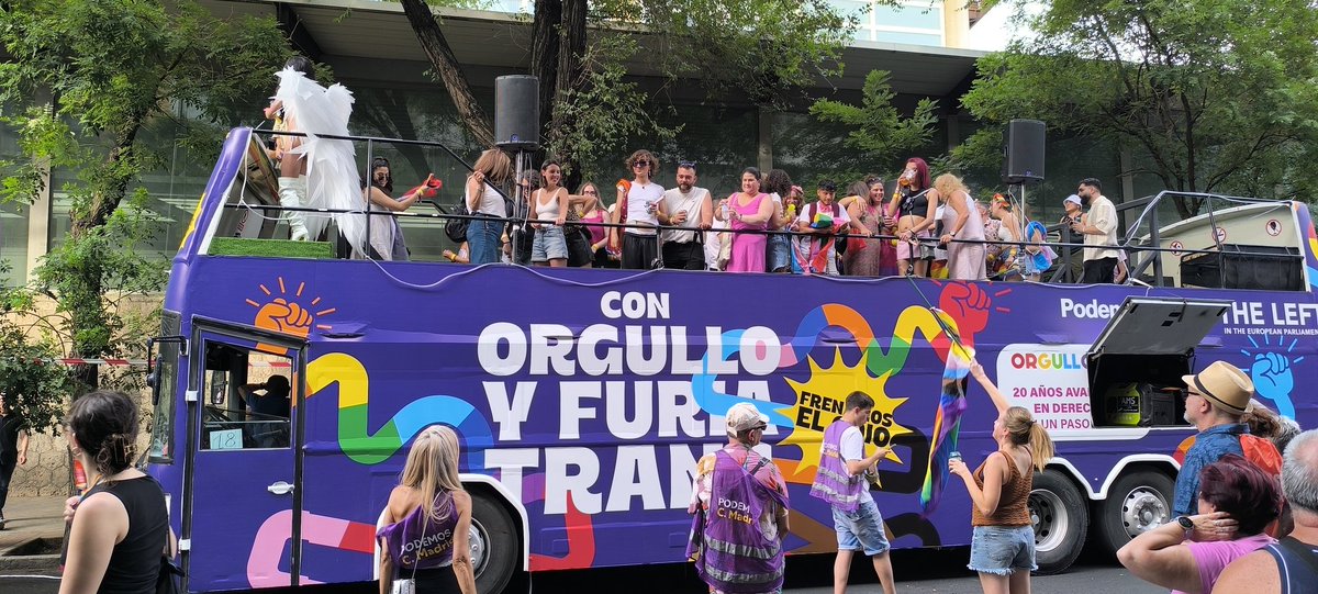 Estamos en el orgullo 2025
Con orgullo y furia y trans. 
20 años avanzando.
#Orgullo2025