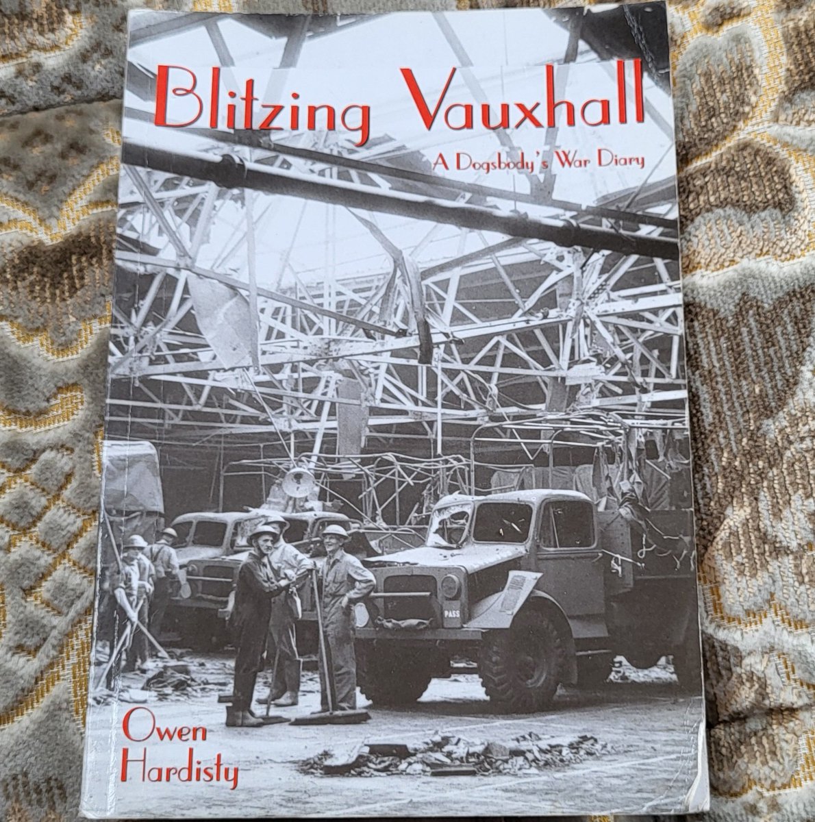 ClubEnthusiasts's tweet photo. And finally, talking of great reads, Club no.1 is currently reading a fascinating new book, yet another one I will have to add to the list..
#ThreadEnds https://t.co/4yt0Htbyz2