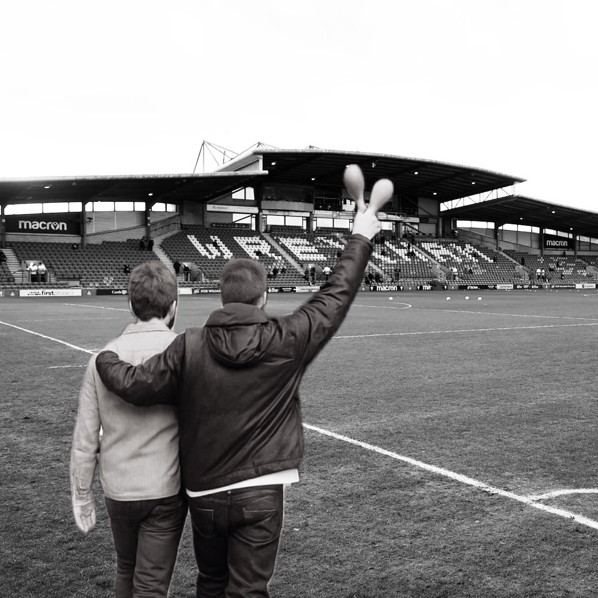 Lew Freeburn tweet media