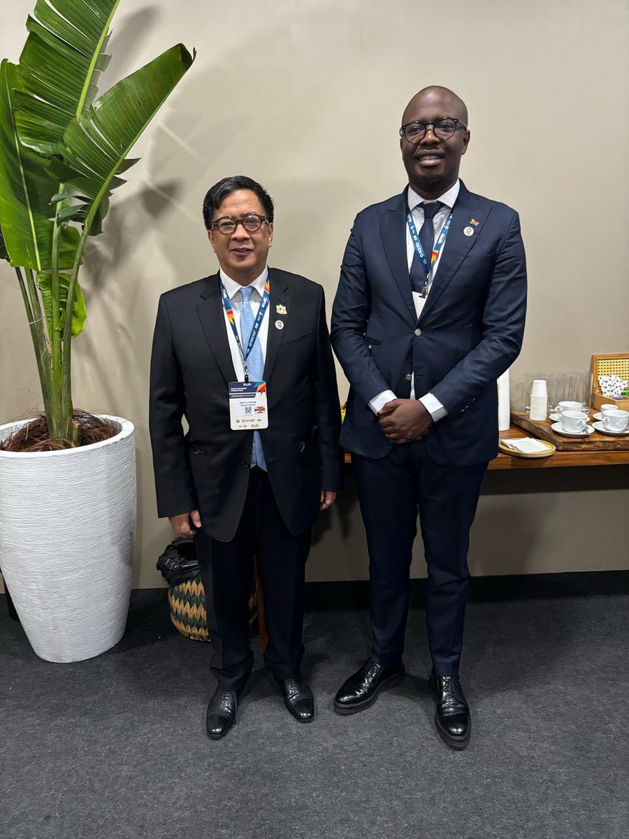 MPGodlimpi's tweet image. At the BRICS Business Forum sidelines, Rio de Janeiro, I met with Dr Didit Ratam, Chair of Indonesia’s Chamber of Commerce. We explored opportunities for a stronger SA-Indonesia investment partnership and discussed Indonesia’s experience in critical mineral value addition.