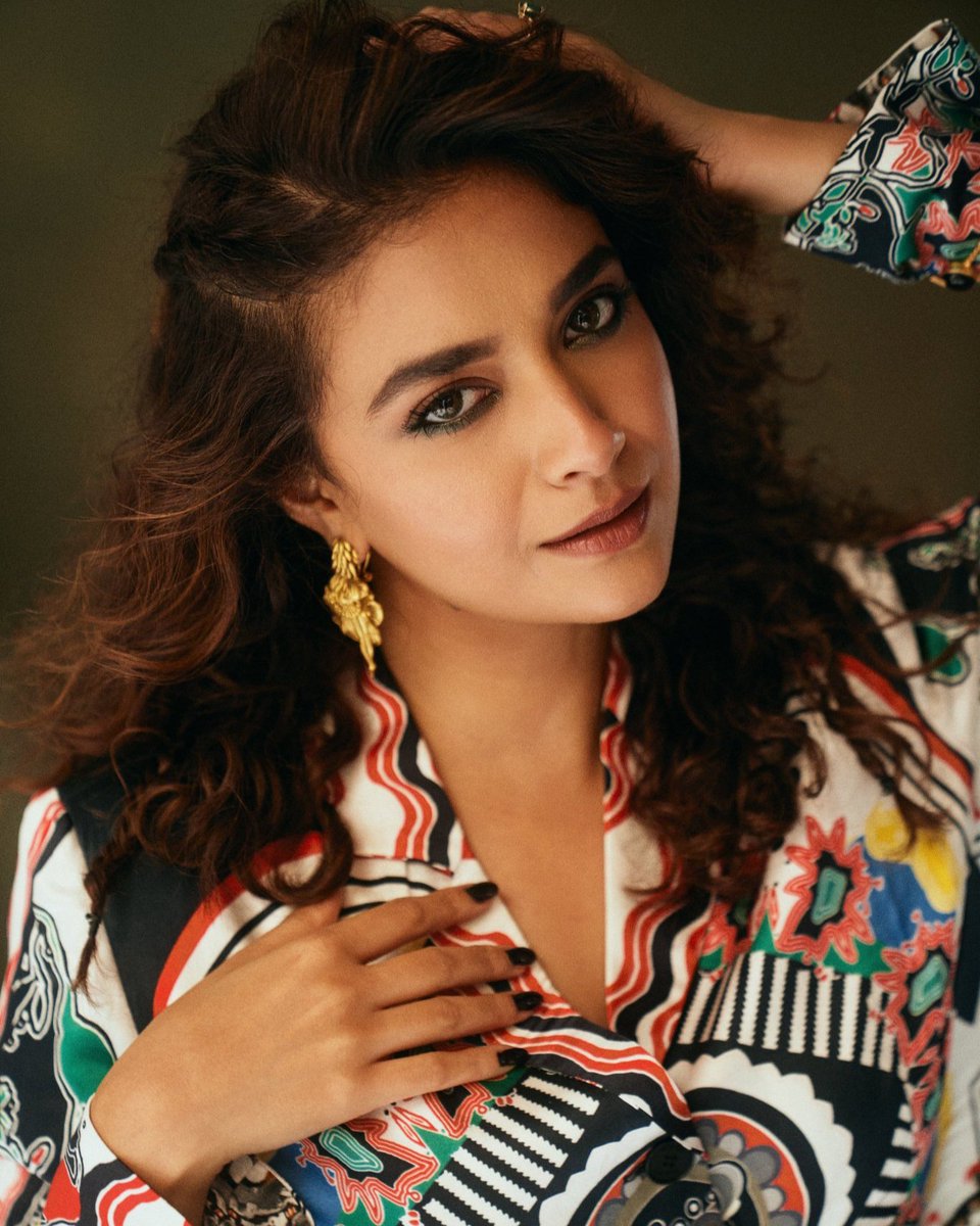 Visual Drops (@visualdrops_) on Twitter photo Actress Keerthy Suresh latest photoshoot pic π
#VisualDrops #actress #keerthysuresh <a href="/KeerthyOfficial/">Keerthy Suresh</a> #photoshoot Actress Keerthy Suresh latest photoshoot pic π
#VisualDrops #actress #keerthysuresh <a href="/KeerthyOfficial/">Keerthy Suresh</a> #photoshoot