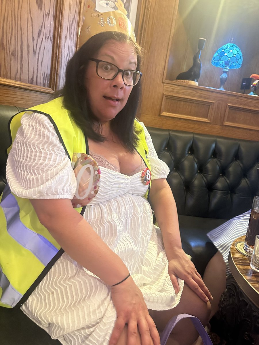 TheMancBirdz's tweet photo. Happy 40th birthday to our very own Junlife! 🥳🥳 celebrating in Manchester of course! Love from your fellow birds x https://t.co/RABDCXAgWq
