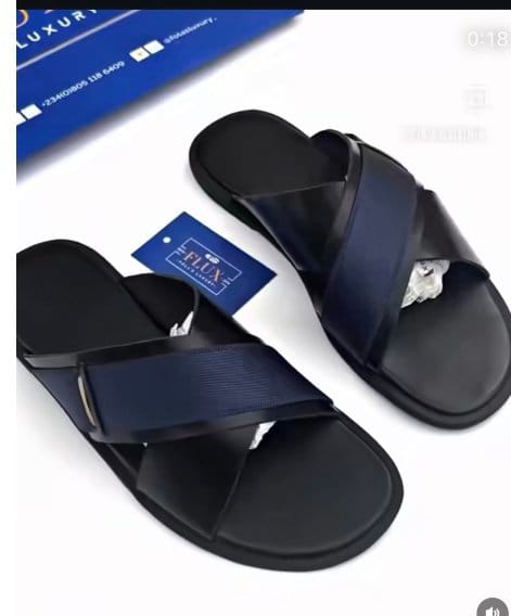 KC_COLLECTI1465's tweet image. Hello everyone 👋
Get your Cool Style footwear here
#price: 10k
DM/Whatsapp: 07010230341
Location: Kaduna
Delivery: Nationwide
RT please.