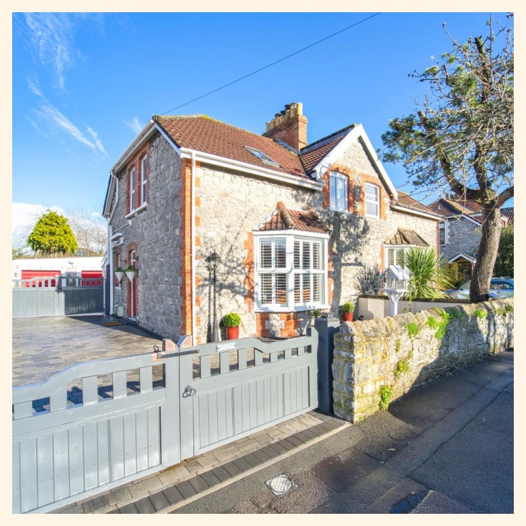 For Sale Holland Street, Weston-Super-Mare, BS23 

🏡 Rare Victorian character property  
🏠 Detached stone built annex included  
🔄 Flexible living options available  
💰 High income rental potential  
🛋️ Fully furnished option available...