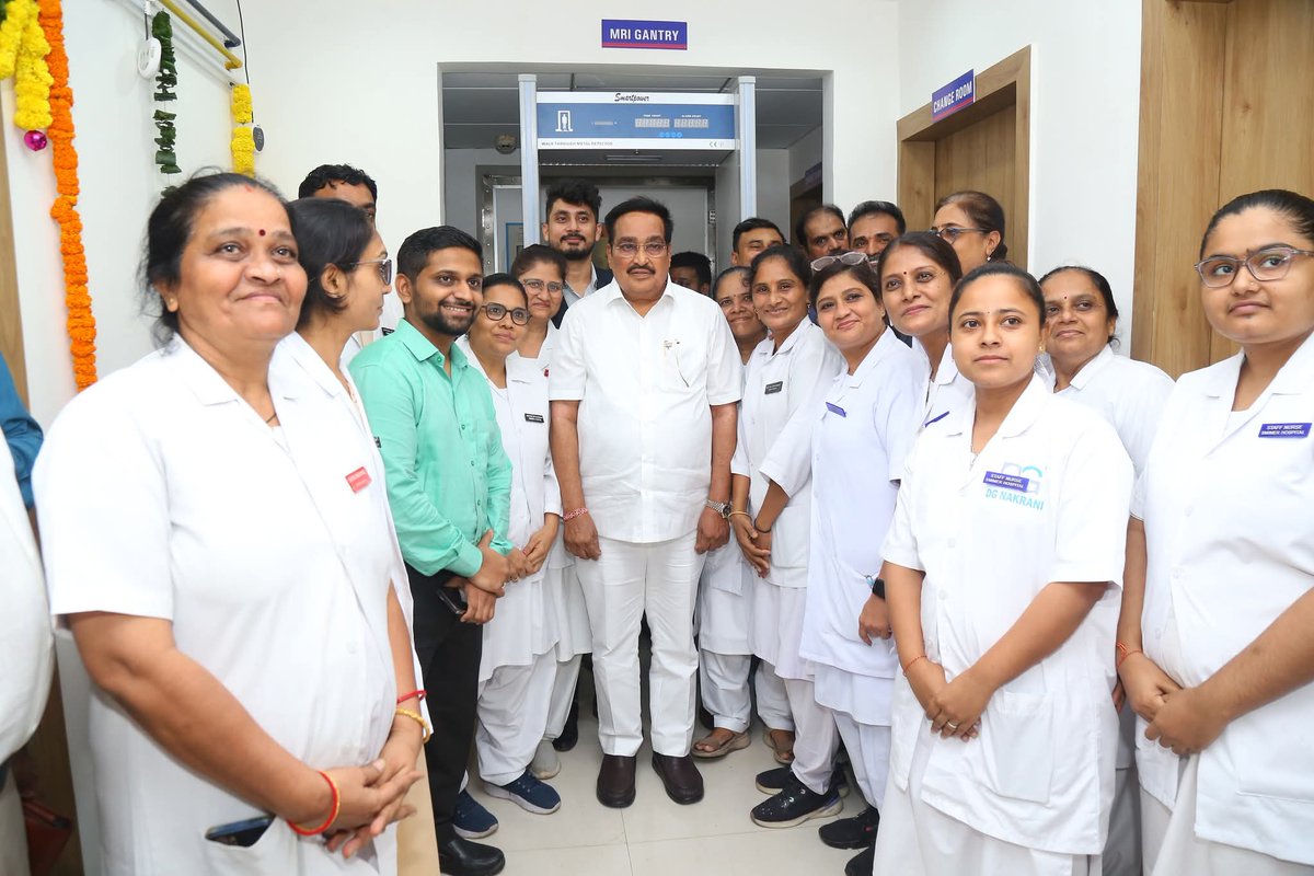 imukeshdalal's tweet image. આ અનાવરણ પ્રસંગે મેયરશ્રી @DaxeshMavani, શહેર અધ્યક્ષ શ્રી @PareshPatelbjp1 તેમજ સ્થાનિક ધારાસભ્યશ્રીઓ-હોદ્દેદારશ્રીઓ ઉપસ્થિત રહ્યા.

#HealthcareDevelopment #SuratSmartCity #ModernMedicalFacilities #MP24SuratLoksabha
#Mukeshdalal4u