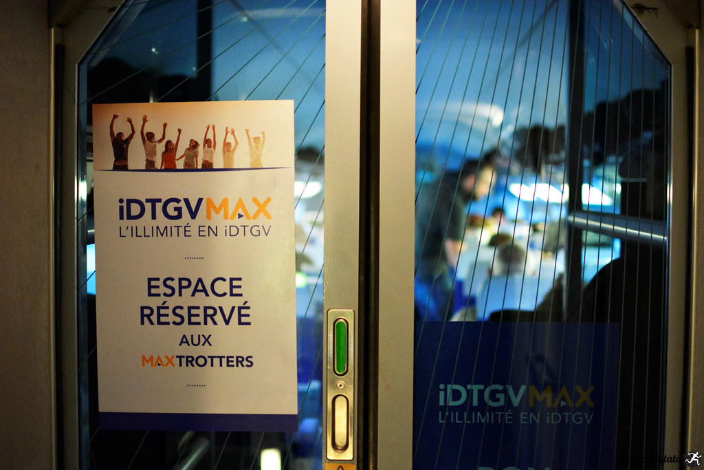 akuna_life's tweet photo. Clap de fin pour mon IDTGVMax. Max trotter depuis 2017, j’ai chéri chaque Paris-Marseille à l’impro ; mais avec ma vie pro et les nouvelles règles, ça devient mission impossible. Merci à l’asso pour son énergie et bon voyage à tous ! 🚄📷@SNCFVoyageurs
@JPFarandou
@1max2trains https://t.co/9Jh6cEWvmA