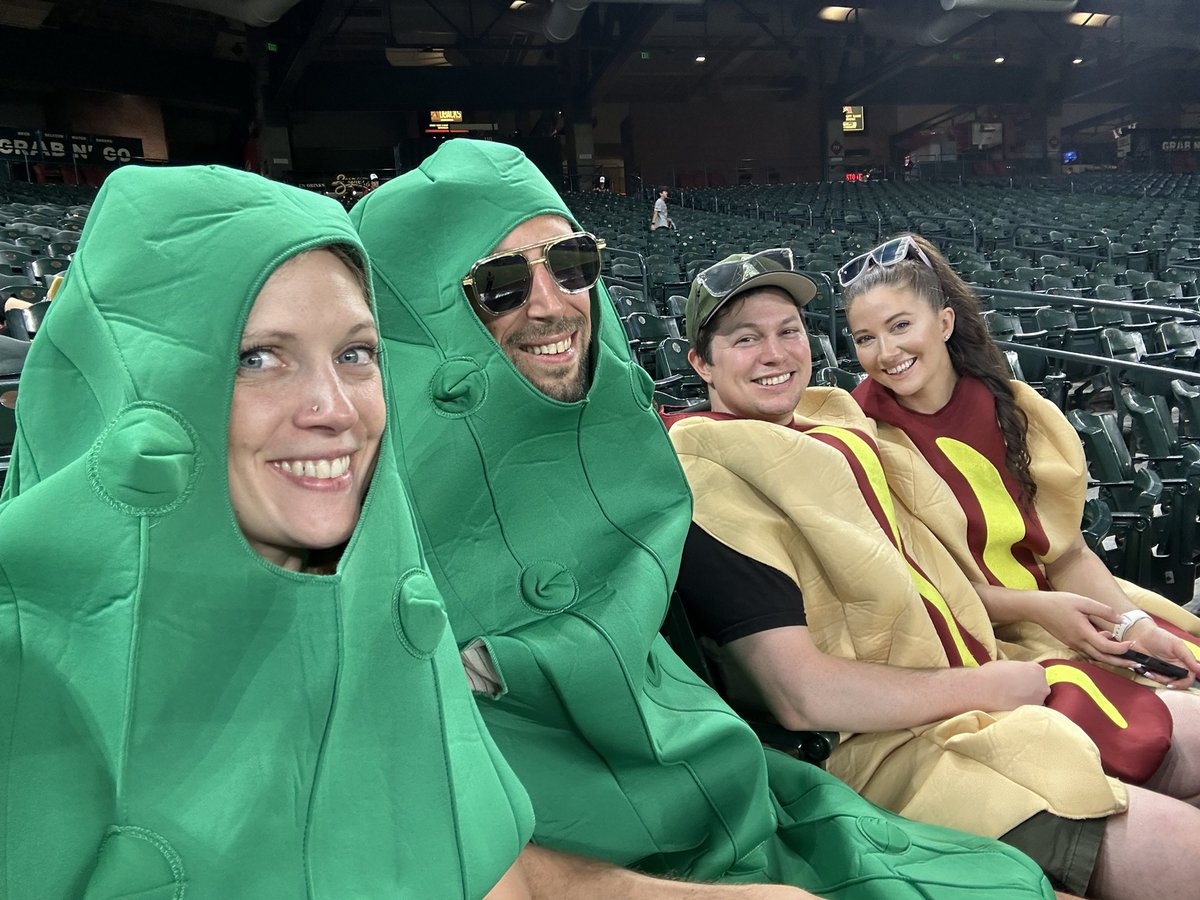 Stay hot 🌭 stay pickled 🥒 

<a href="/Dbacks/">Arizona Diamondbacks</a> #dbacks  #whatafan #hotdog 🌭#pickles <a href="/MLB/">MLB</a>