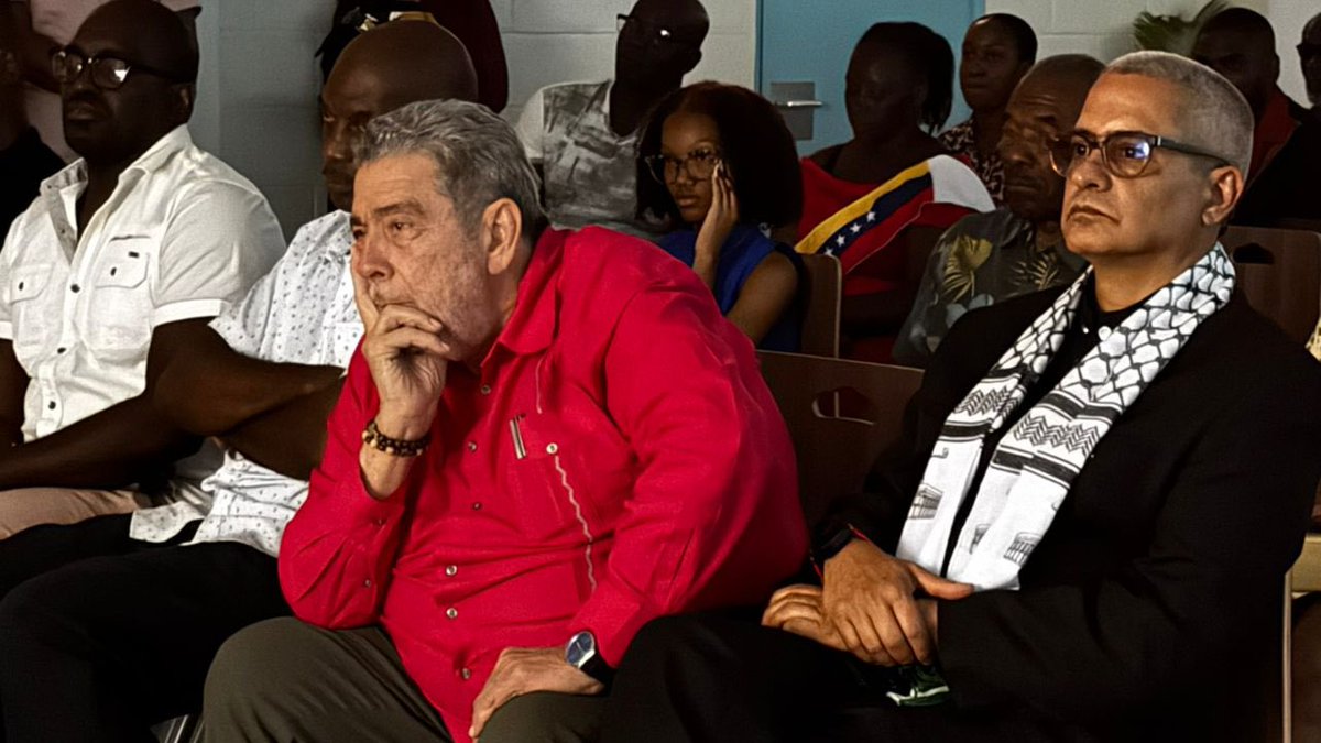 #EnFotos desde San Vicente y las Granadinas conmemoramos el 214 aniversario de la Firma del Acta de la Independencia de Venezuela <a href="/FPerezSantana/">Francisco Perez S.</a> <a href="/IVCC_SVG/">IVCC SVG</a>
