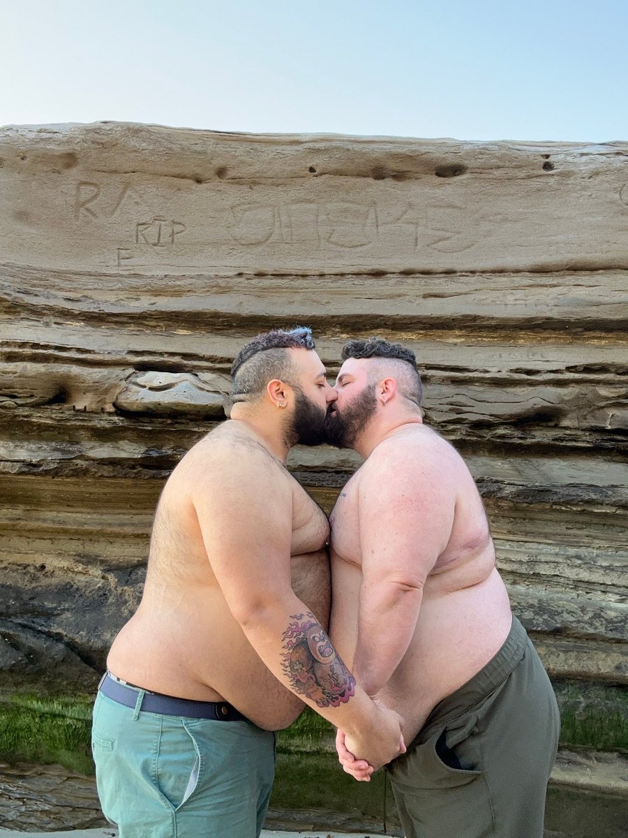 FYI I stopped doing OnlyFans, but you can still find vids with me on my partner’s OF. Plus so many hot videos of him shooting a literal fountain 🫠 @shivrmetibbers

onlyfans.com/ShivrMeTibbers