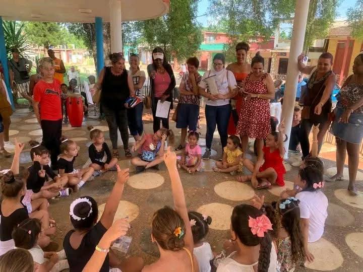 Desde #MelenaDelSur 

Con una  variedad de actividades donde se entrelazan  las diferentes manifestaciones del arte y de conjunto con  las instituciones culturales del municipio se inició el Verano hoy en el Parque Municipal de Melena del Sur.  

#SiempreJoven.