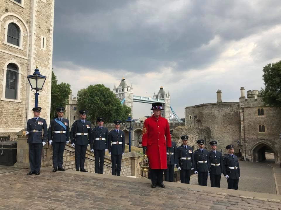 Ex-Beefeater402 (@spike_abbott) on Twitter photo 7 yrs ago this evening, the former CYW Pete McGowran with <a href="/kingscolour_sqn/">King’s Colour Squadron</a> <a href="/TowerOfLondon/">The Tower of London</a> 7 yrs ago this evening, the former CYW Pete McGowran with <a href="/kingscolour_sqn/">King’s Colour Squadron</a> <a href="/TowerOfLondon/">The Tower of London</a>
