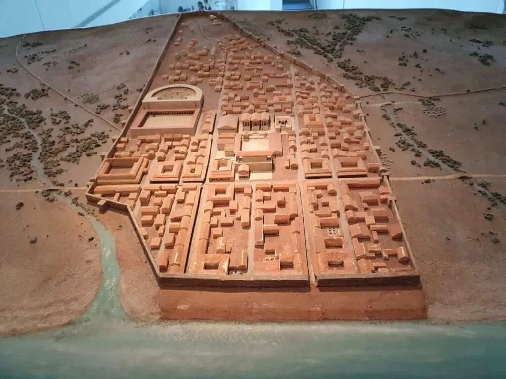 juanmidsf1's tweet photo. 🏛️ Hoy en el programa En Ruta de @CanalSurRadio hemos hablado de la Playa de Bolonia de Cádiz y de las ruinas romanas de Baelo Claudia. https://t.co/Kb6AZQC1mh