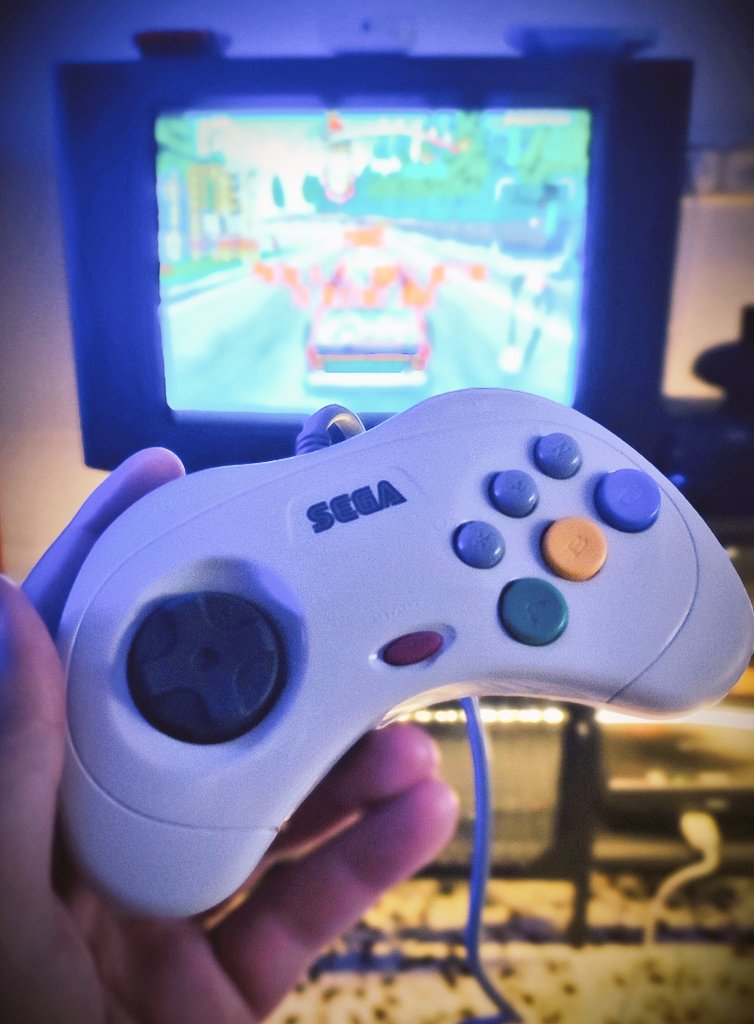 RetroBits8's tweet image. Posiblemente uno de los mandos oficiales más bonitos de la historia!!! 🪐😍
#retrogames #SEGASATURN