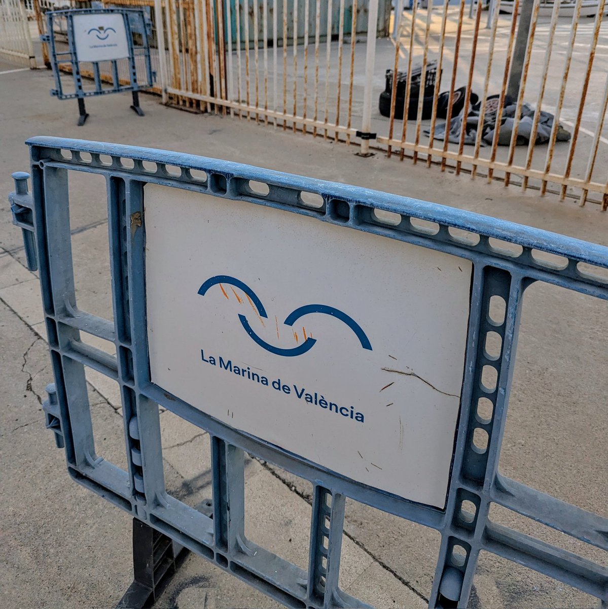 maschilo's tweet image. harbor logos go hard