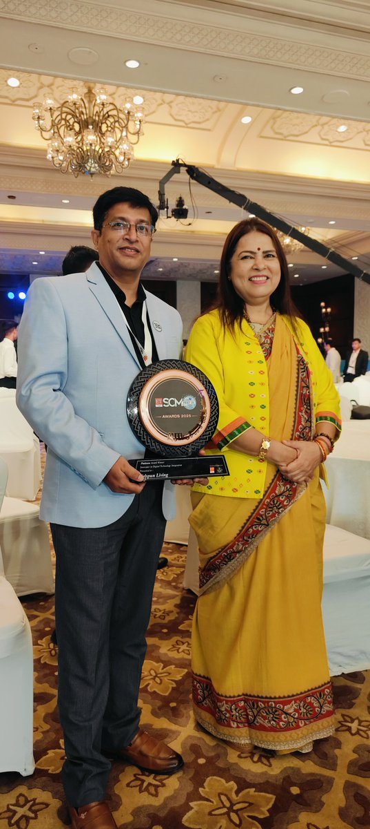 Thanks #ETEDGEAWARDS 

<a href="/M_Lekhi/">Meenakashi Lekhi</a>  thanks mam for your insightful session !!! 
#awards #EconomicNews