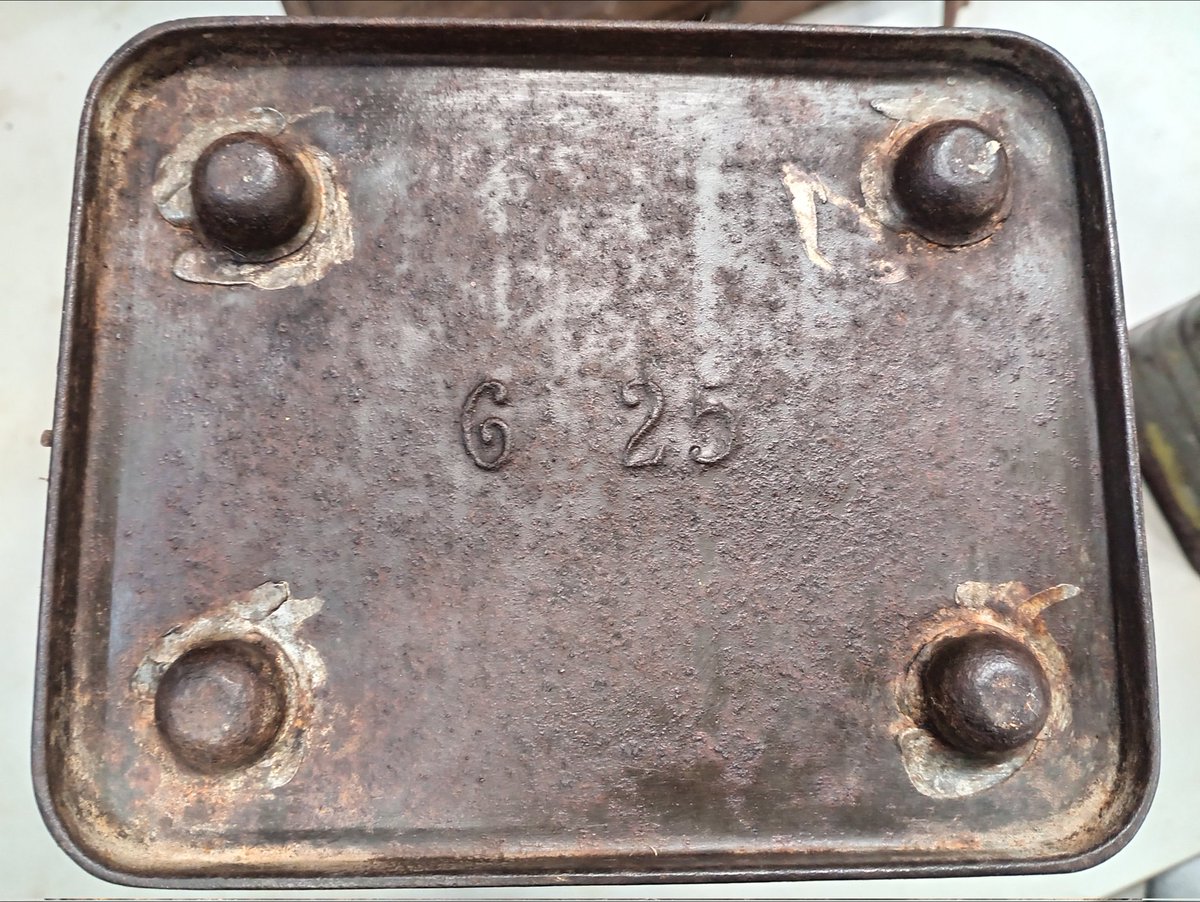 Picked up a couple of French petrol cans today &amp; an old paraffin lamp to add into the collection. The can on the left is marked STELLINE L.B.C &amp; on the bottom 6  25 I'm not sure if this is the same as Valor cans with the month &amp; year date?
#MotoringHistory
#WhatsInYourShed
