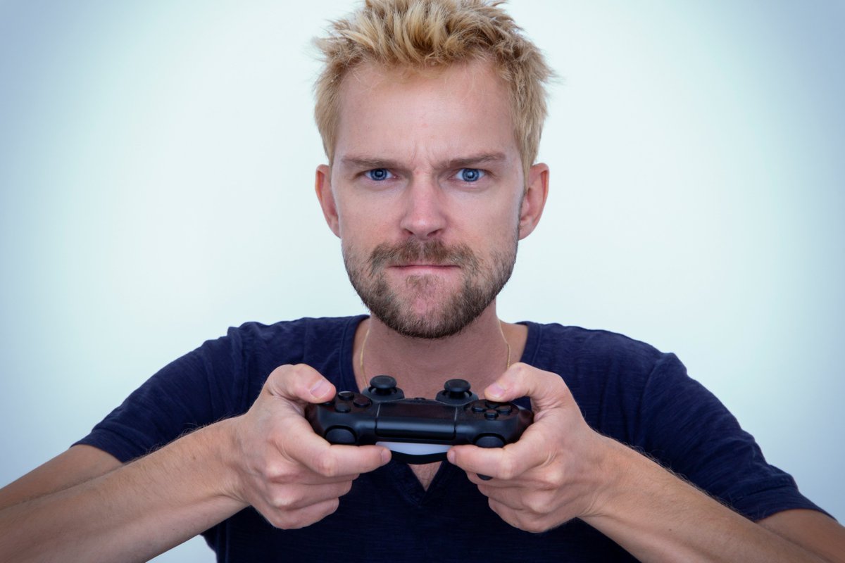 GameTalkDan's tweet photo. How long is too long for RPG (Role Playing Games) side quests? Thoughts on FF (Final Fantasy) pacing?
#GameTalkDan #FFRPG #SideQuestDebate https://t.co/OwoEw9fdSG